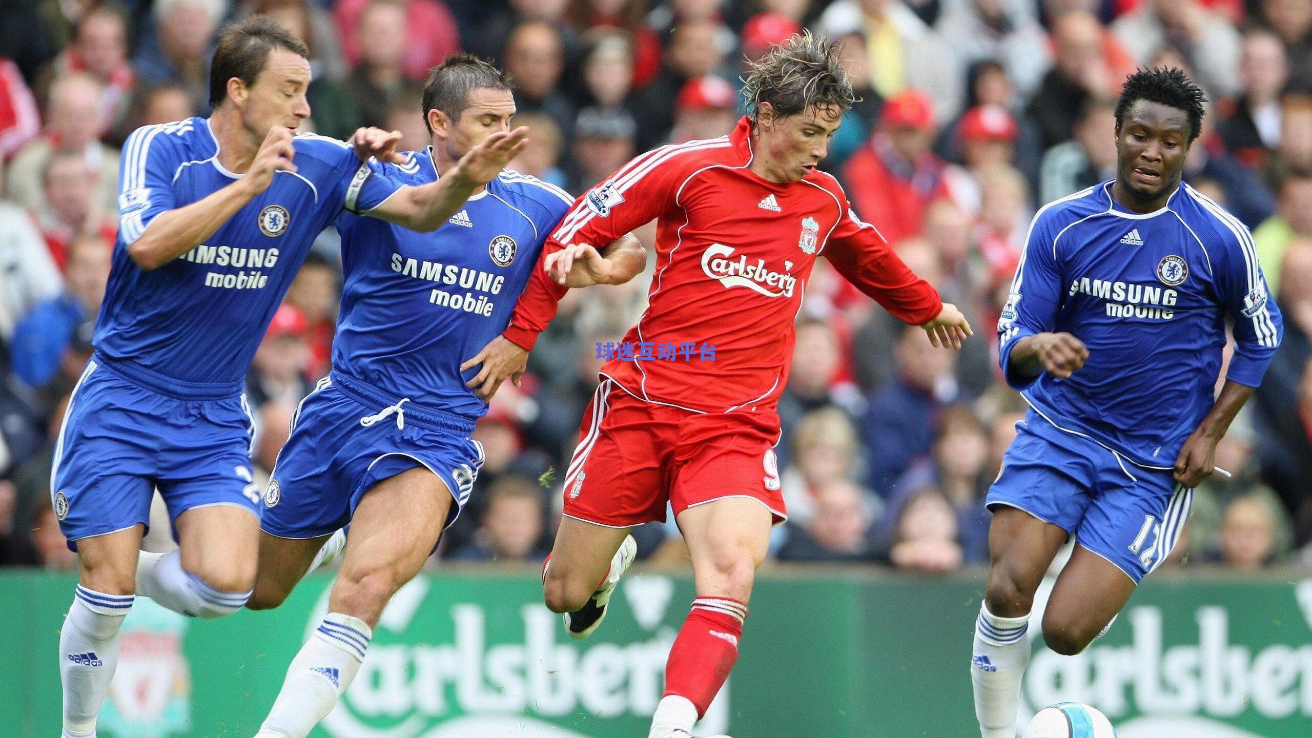 英超VAR再引争议,裁判认定阿马德手臂自然位置不判点球,曼联与对手各执一词